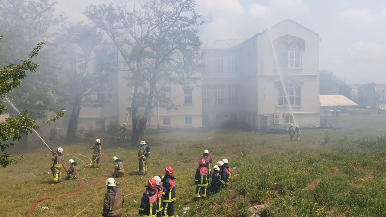 Balıklı Rum Hastanesi'nde yangın: Hasar büyük