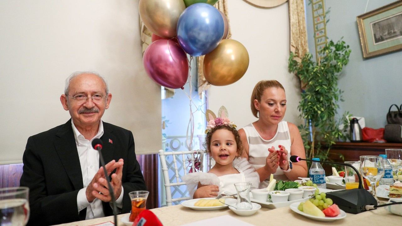 Kılıçdaroğlu, Tayfun Kahraman'ın kızının doğum gününe katıldı