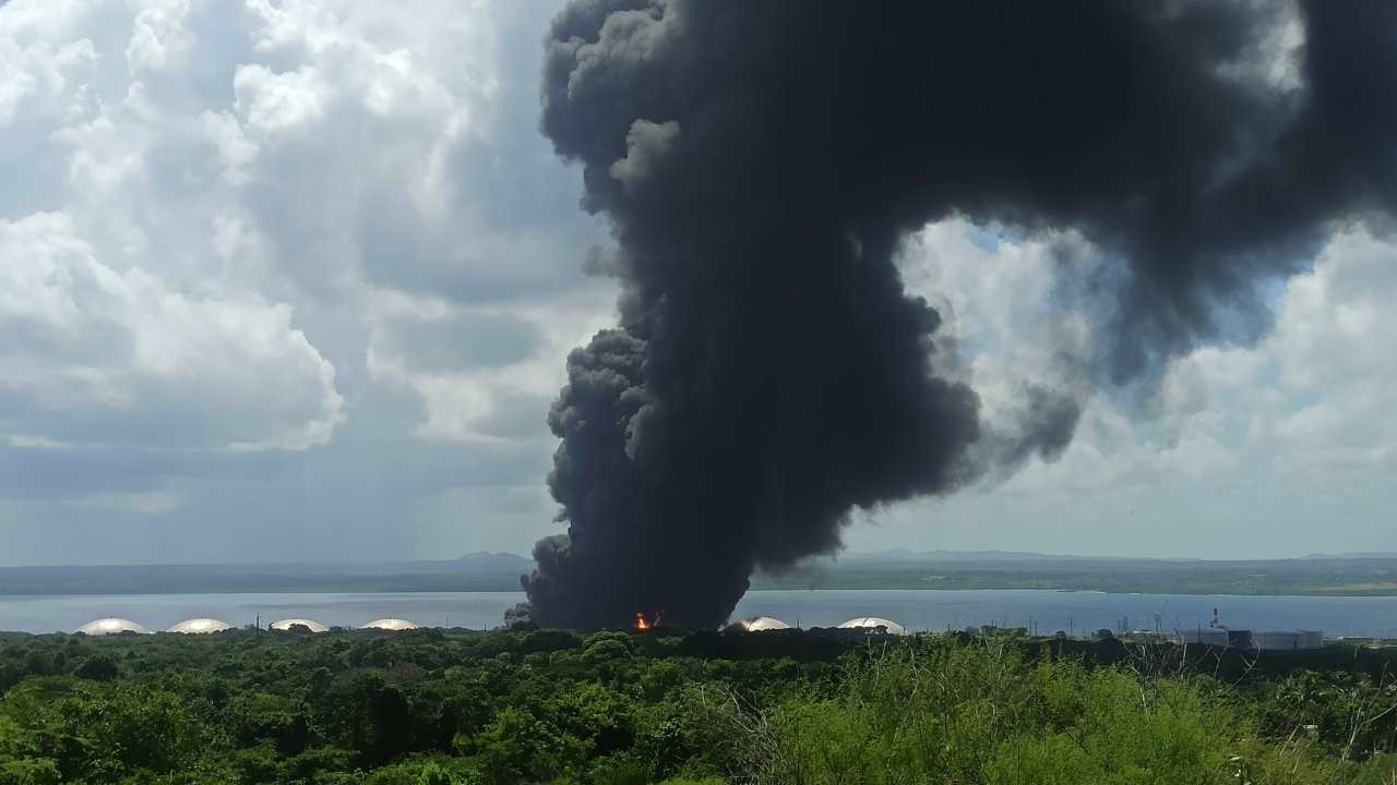Küba'da petrol depolama tesislerinde patlama: Çok sayıda yaralı ve kayıp var