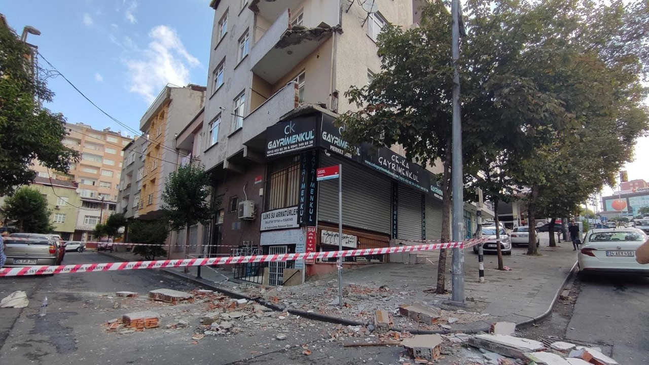 Bağcılar'da tadilat yapılan balkon çöktü: 1 işçi öldü