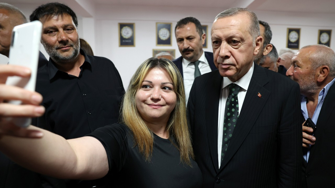 'Erdoğan, ziyaretinde cemevlerine ibadethane statüsü talebine yorum yapmadı'