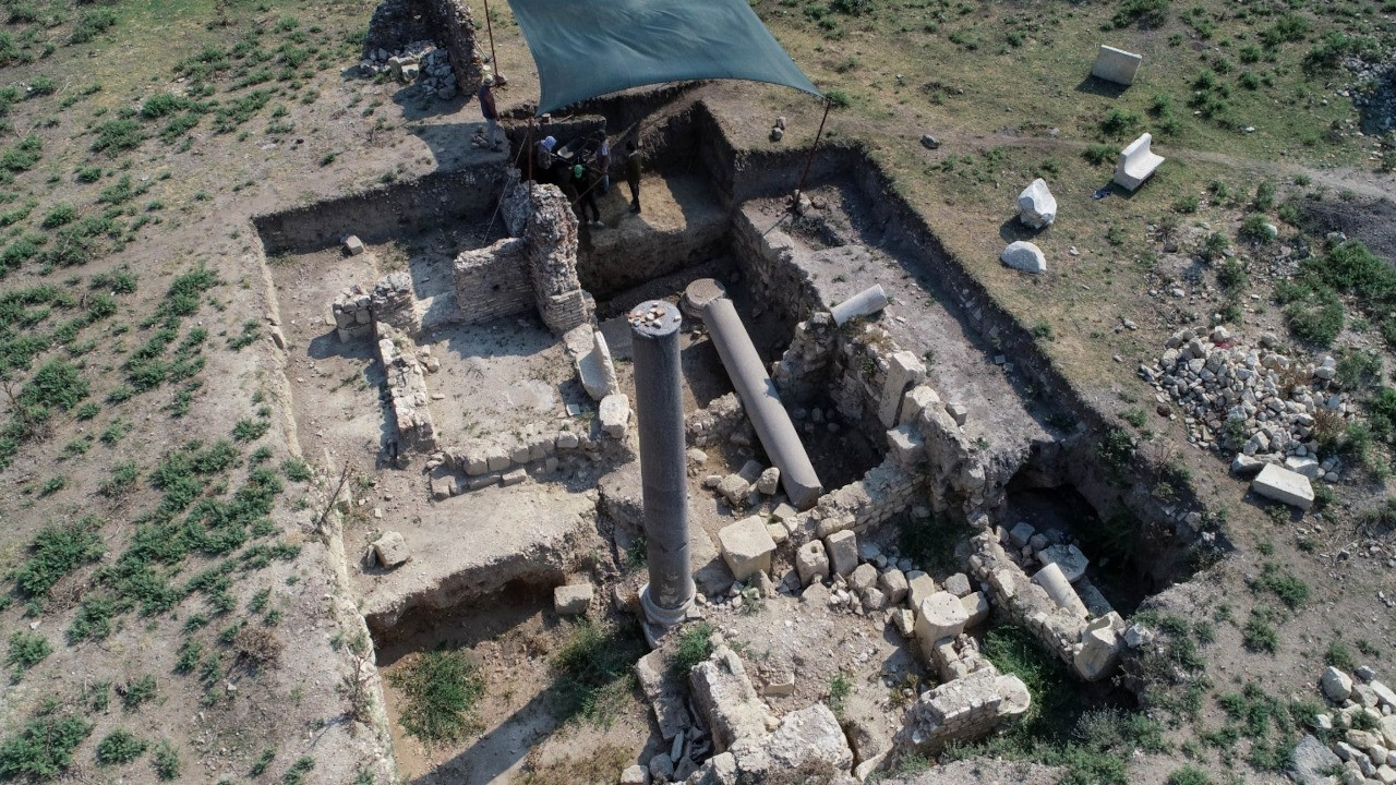 Adana'da Roma dönemine ait gladyatör mezarları bulundu