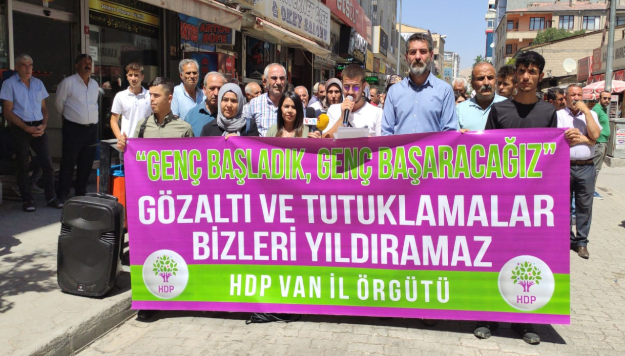 HDP’ye yönelik gözaltılar Van’da protesto edildi
