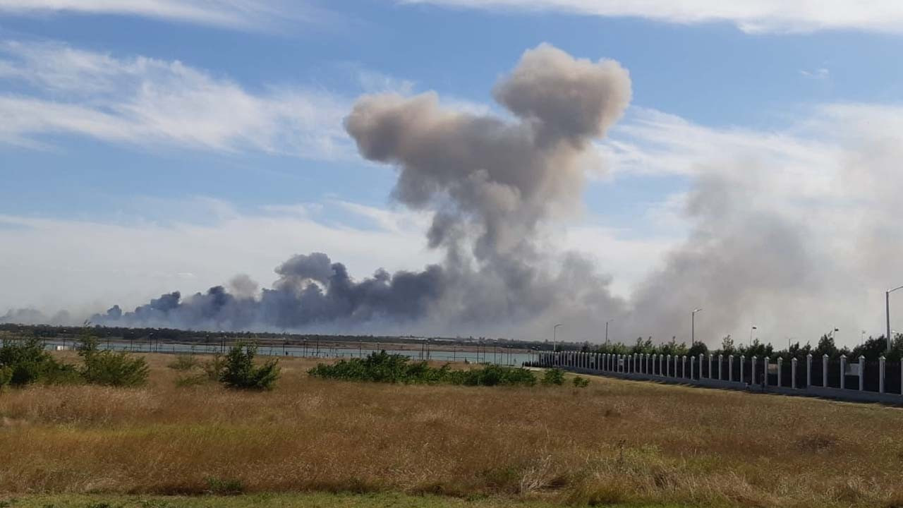 Kırım'da peş peşe patlamalar: Mühimmat deposu ve elektrik trafosu hedef alındı