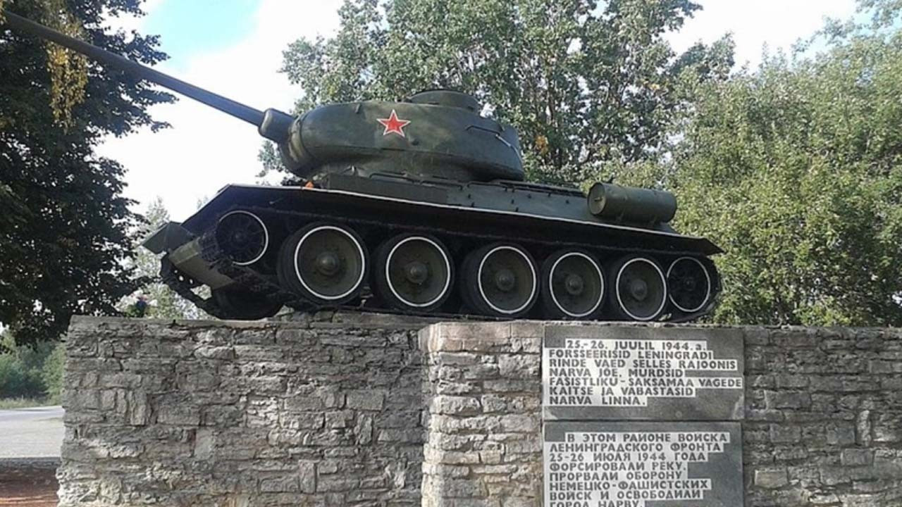 Estonya'da Sovyet savaş anıtları kaldırılıyor