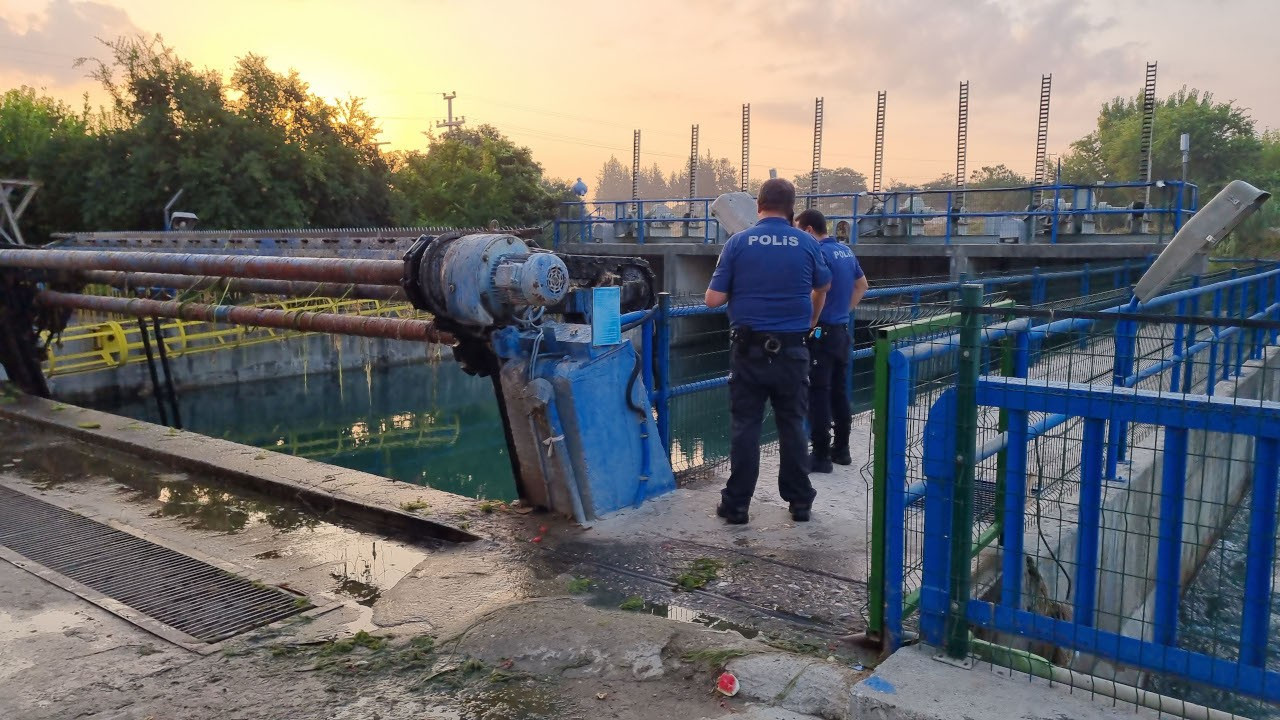 Adana'da sulama kanalı kapağında ceset bulundu