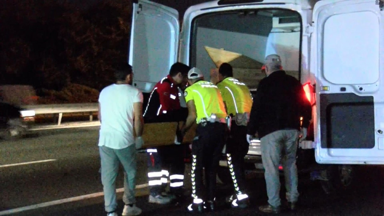 Ümraniye'de motosiklete çarparak 2 kişinin ölümüne neden olan sürücü kaçtı 