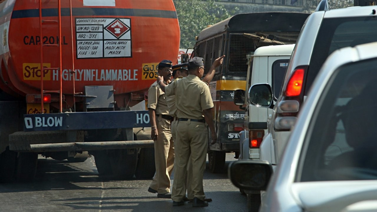 Hindistan'da sahte polis karakolu kuran çete, 8 ay boyunca halktan para topladı