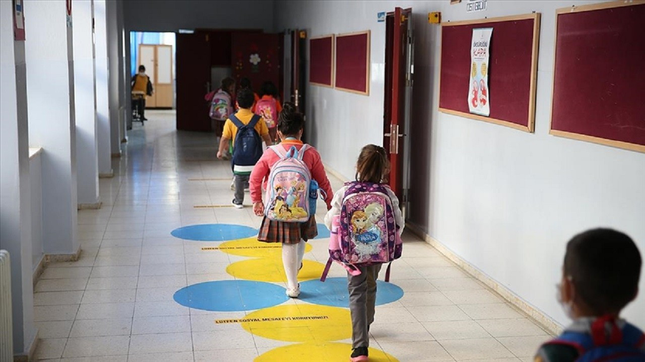 Okullar açılıyor: 19 milyon öğrenci bugün dersbaşı yapacak