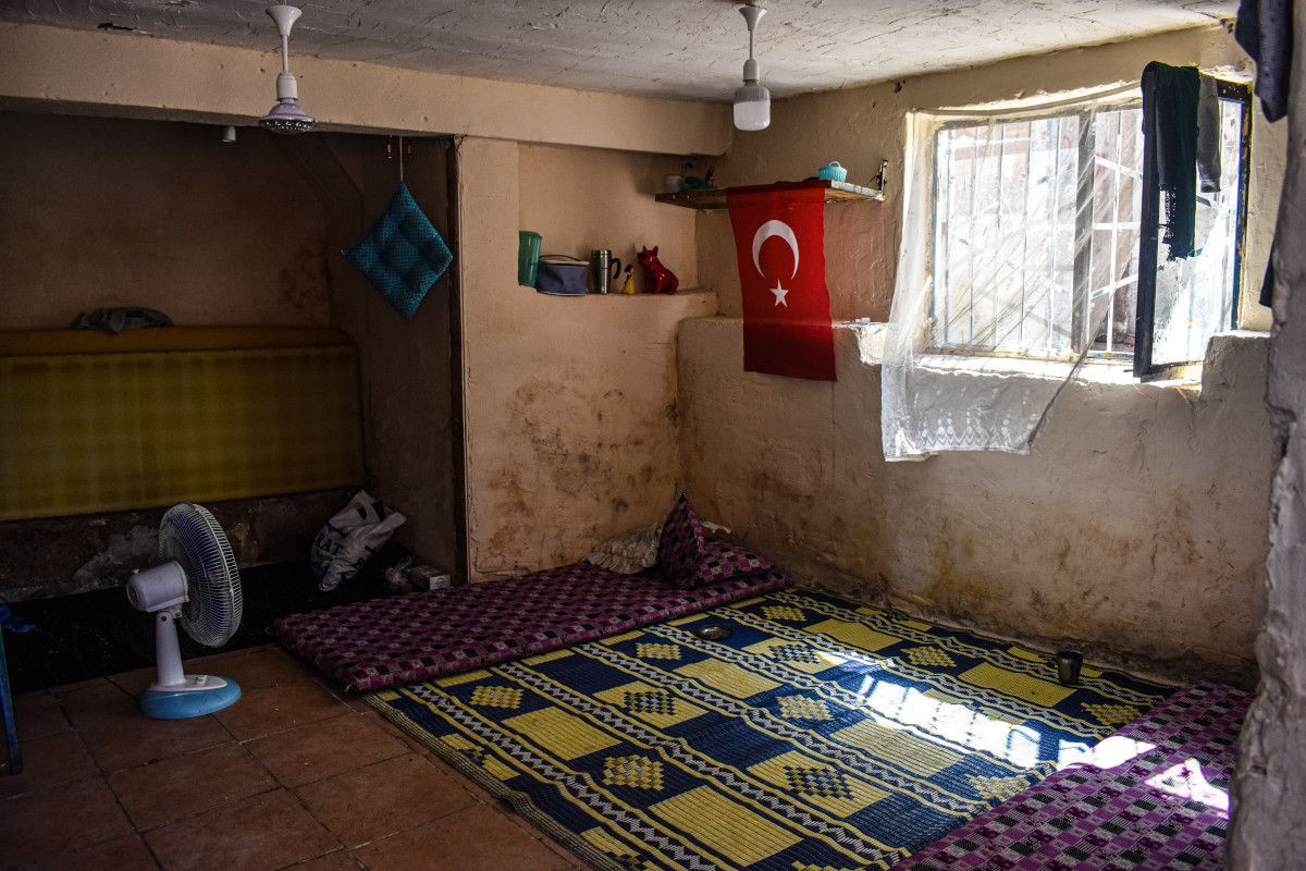 Tuvalet yok, banyo yok: 800 lira kirayla kömürlükte yaşıyorlar... - Sayfa 2