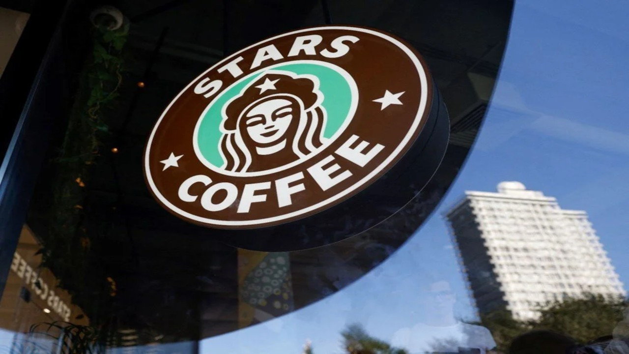 Starbucks, Rusya'da 'Stars Coffee' adıyla açıldı