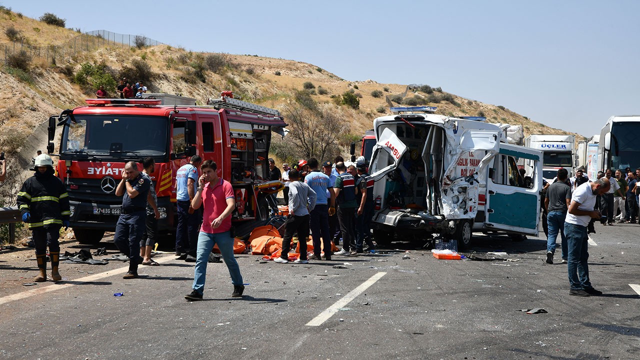 Antep'teki kazada hayatını kaybedenlerin sayısı 16'ya yükseldi