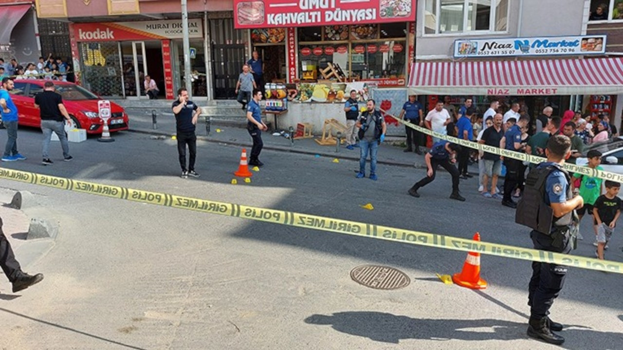 Küçükçekmece'de kahvaltıcıya silahlı saldırı: 2 ölü
