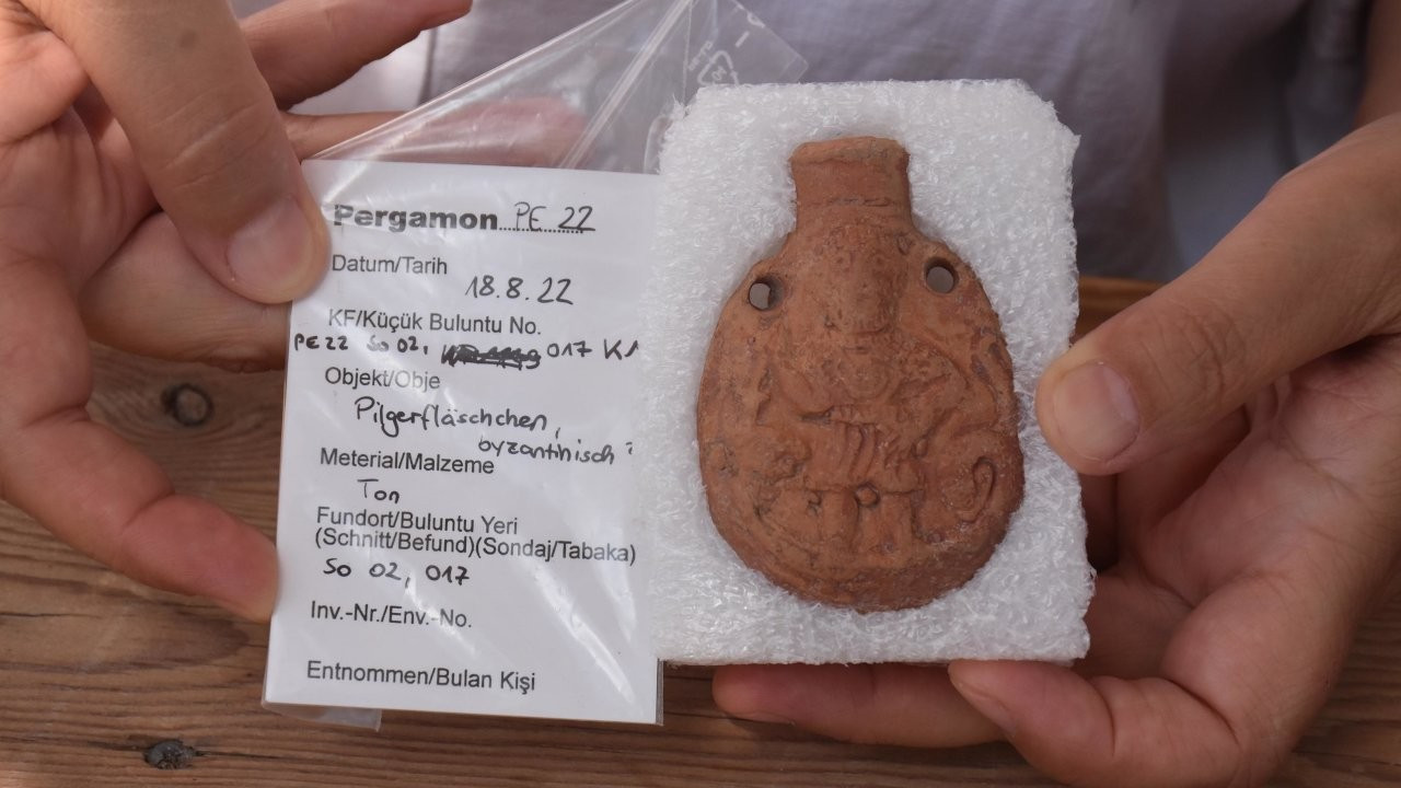 Pergamon kazılarında hacı şişesi bulundu