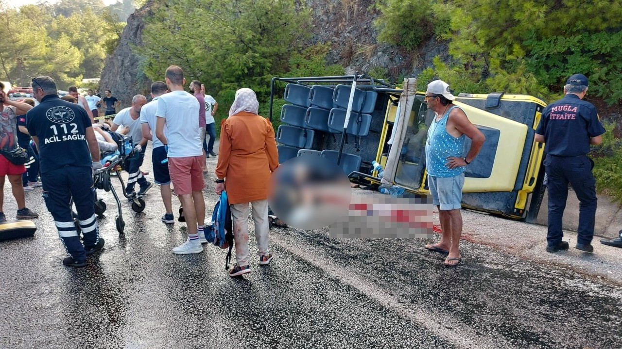 Marmaris'te turistleri taşıyan cip kaza yaptı: 5 ölü