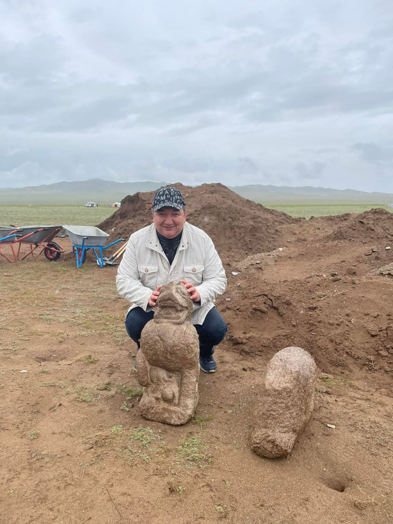 Moğolistan'da Bilge Kağan'ın babası İlteriş Kağan'ın yazıtı bulundu - Sayfa 1