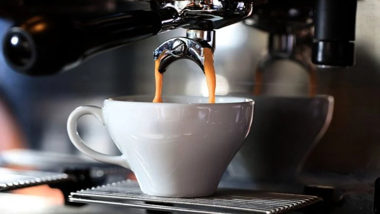 'Sıcak çay ve kahve içmek kanser riskini yaklaşık üç kat artırıyor'