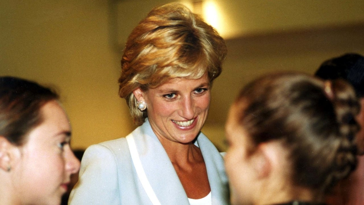 Prenses Diana’nın otomobili açık artırmayla satıldı