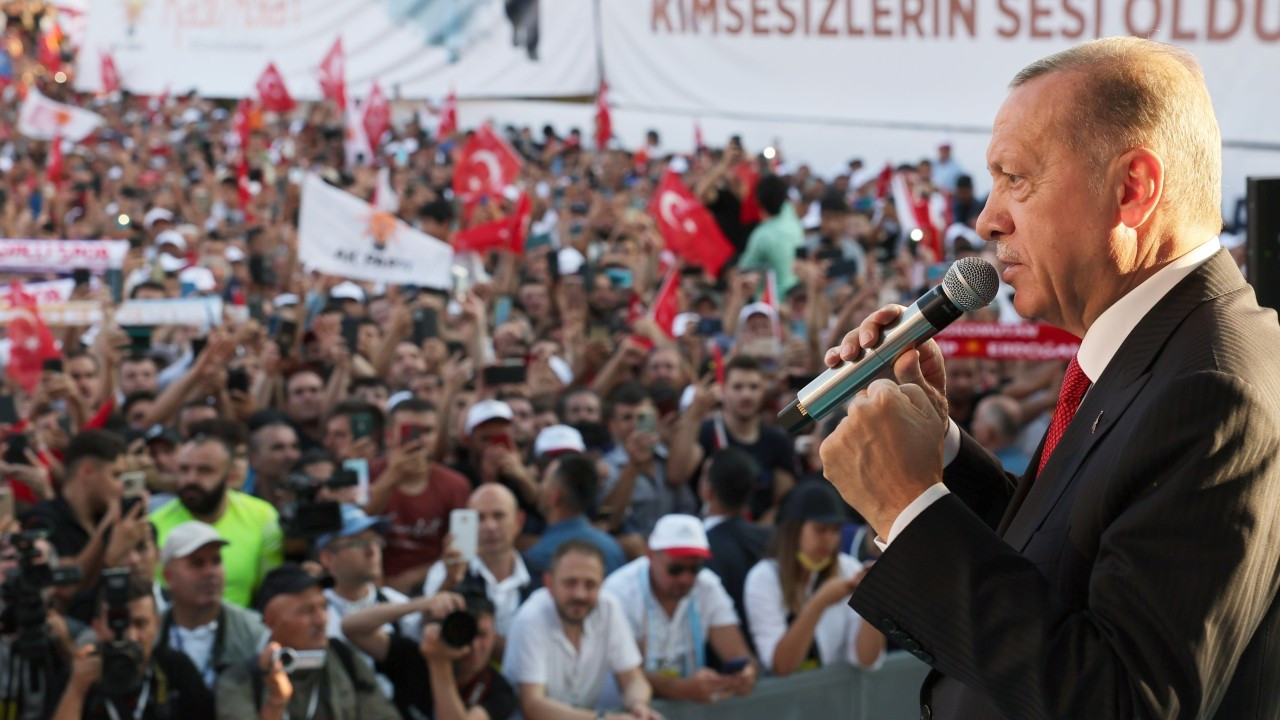 Erdoğan: Mukaddes değerlere dil uzatanlar paçalarını kurtaramayacak