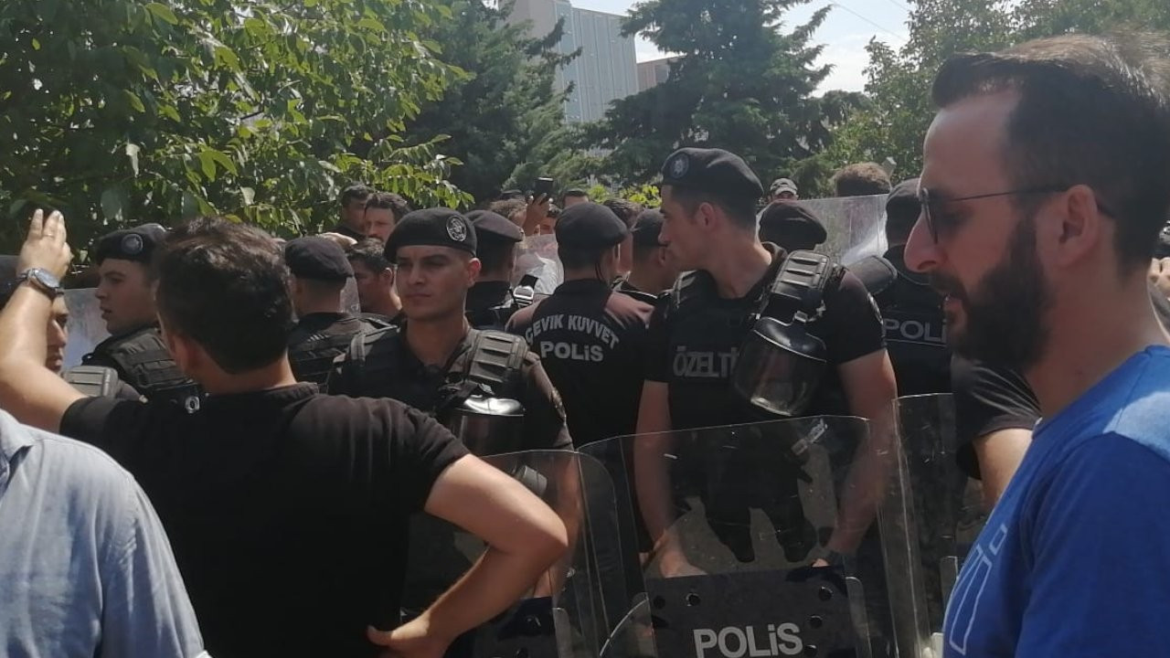 Cumartesi Anneleri'nin basın açıklamasına polis engeli: 14 gözaltı