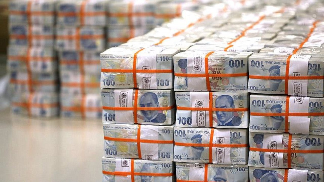 Hazine 130,5 milyar lira iç borçlanmaya gidiyor