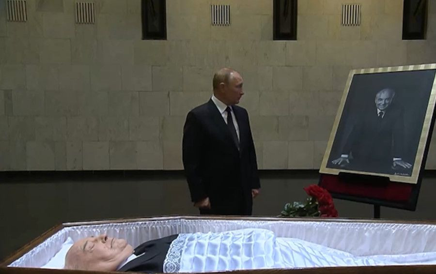 Putin, Gorbaçov'a hastanede veda etti - Sayfa 2