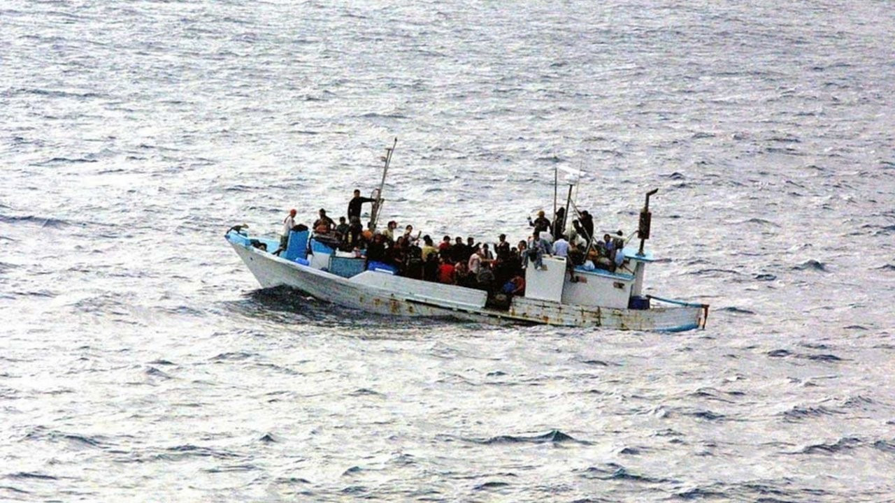 Suriye açıklarında batan teknede ölen mültecilerin sayısı 94'e çıktı