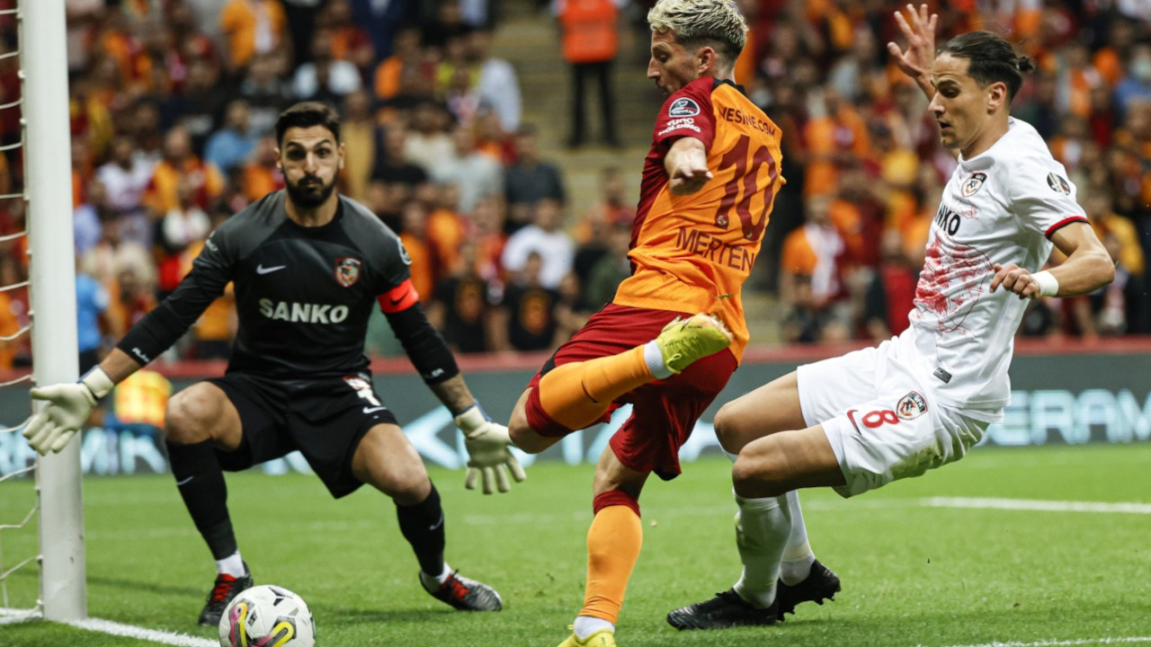 10 kişi kaldı, penaltı kaçırdı: Galatasaray 3 puanı 90+1'de aldı
