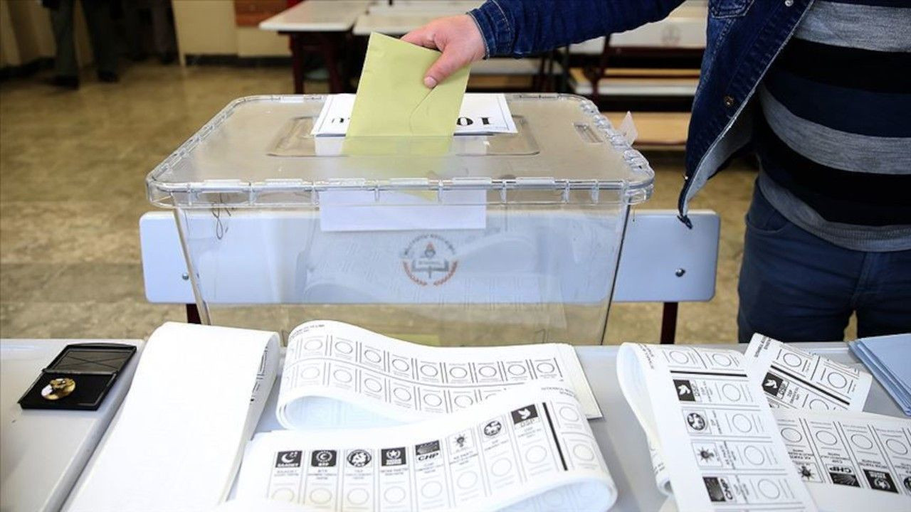 4 büyükşehirde son seçim anketi: Partilere göre oy oranları... - Sayfa 4