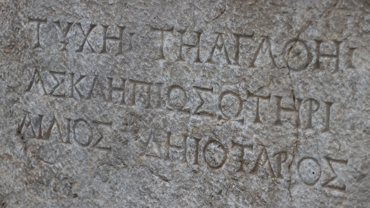 Sağlık tanrısı Asklepios'un adının yazılı olduğu bir yazıt bulundu