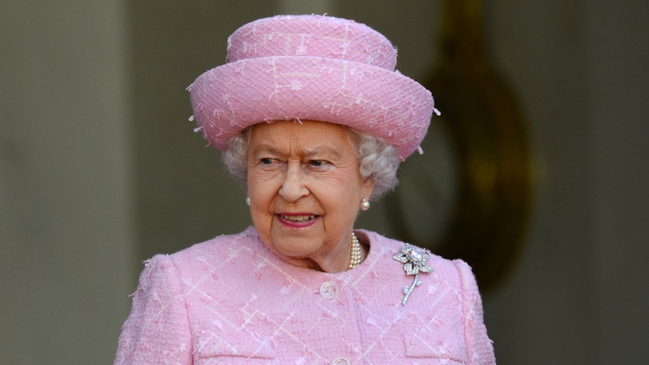 Sanatçılardan Kraliçe Elizabeth'e veda: Ulusun çok sevilen büyükannesi