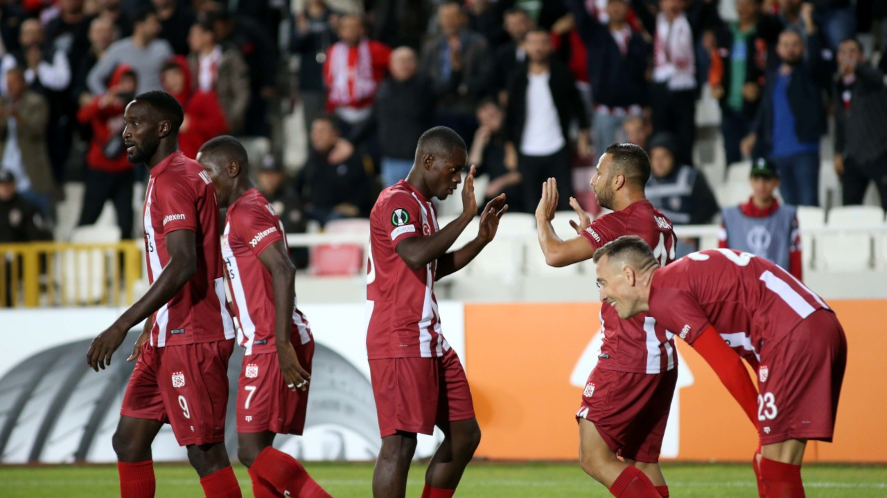 Sivasspor Konferans Ligi'ne 1 puanla başladı
