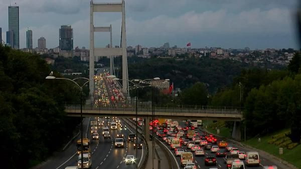 İstanbul'da okullar açıldı: Trafik yüzde 60 seviyesinde - Sayfa 4