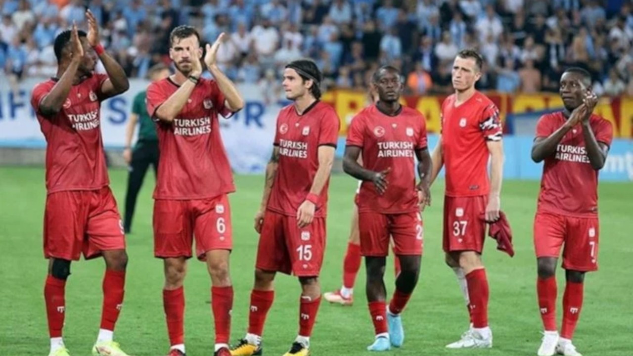 Sivasspor'un formaları Romanya'da kayboldu