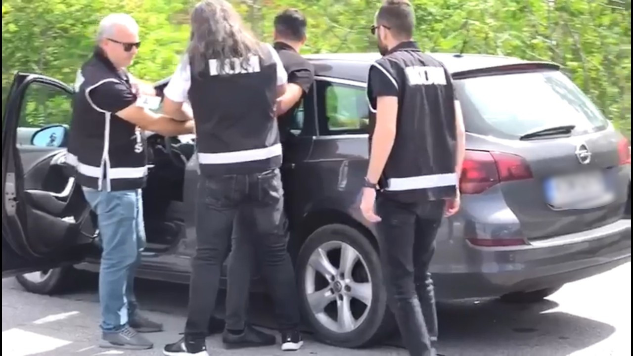 Yunan sürücünün otomobilinden 35 milyon TL'lik kaçak telefon çıktı