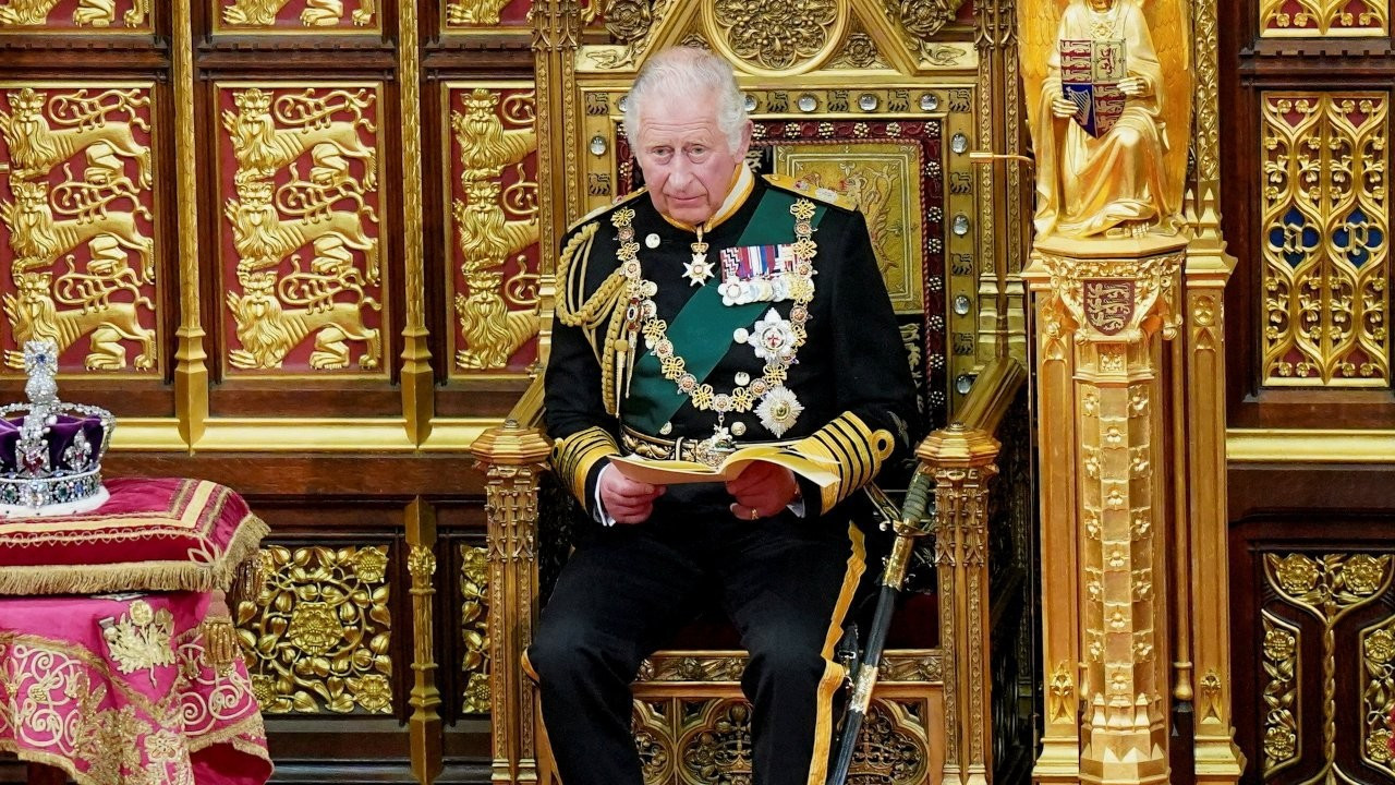 Kral Charles'a Galler'de protesto: Senin geçit töreninin parasını ödüyoruz