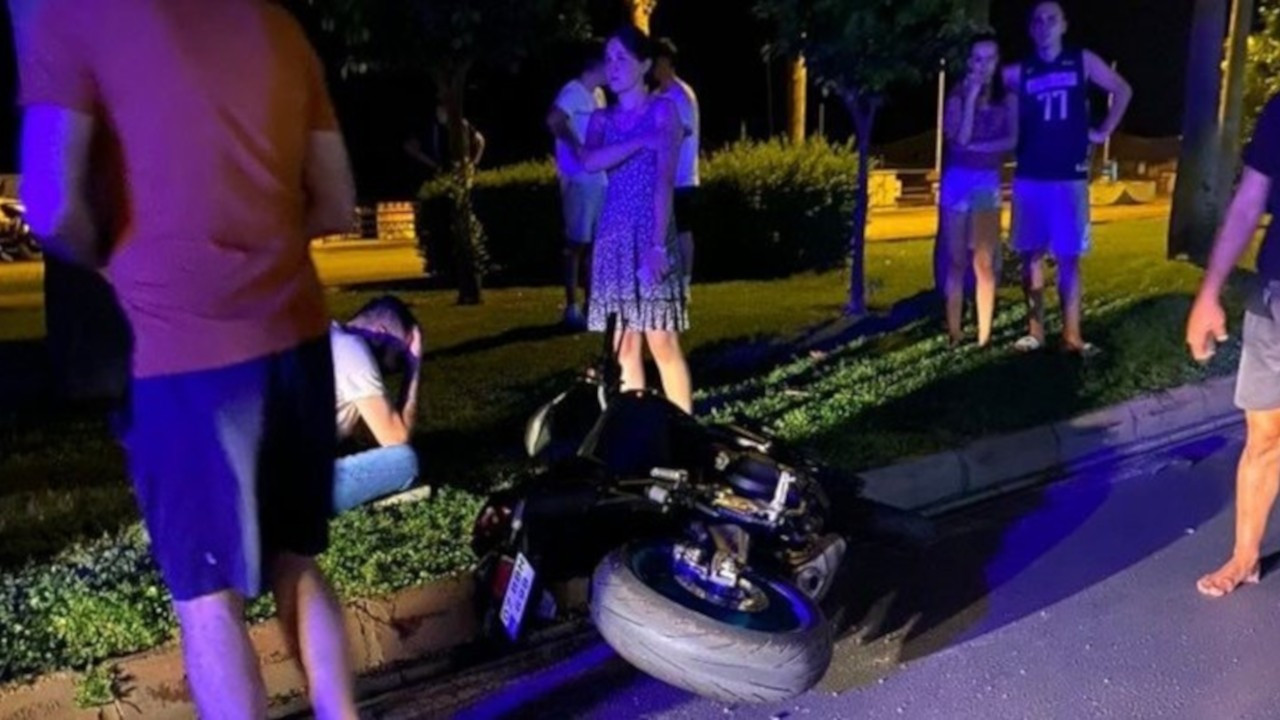 Alanya'da motosikletin çarptığı hamile kadın ve ikiz bebekleri öldü