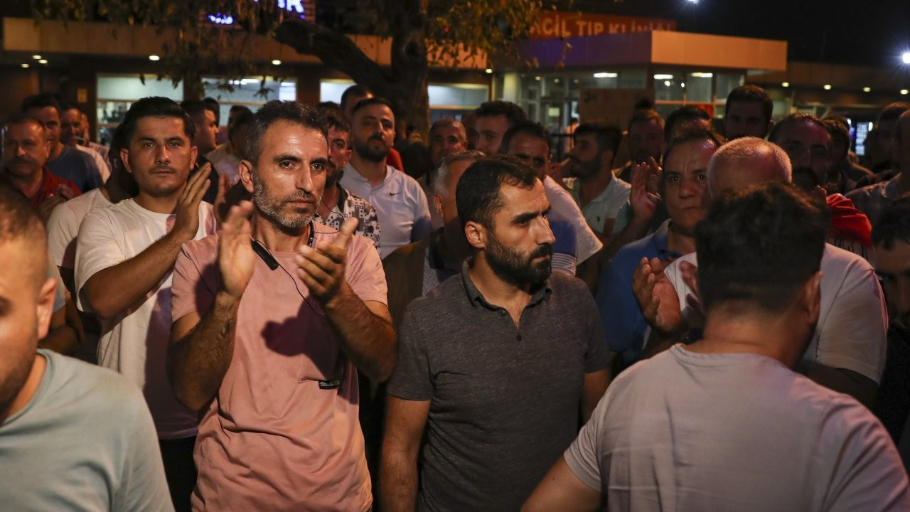 İstanbul'da taksiciler kontak kapattı