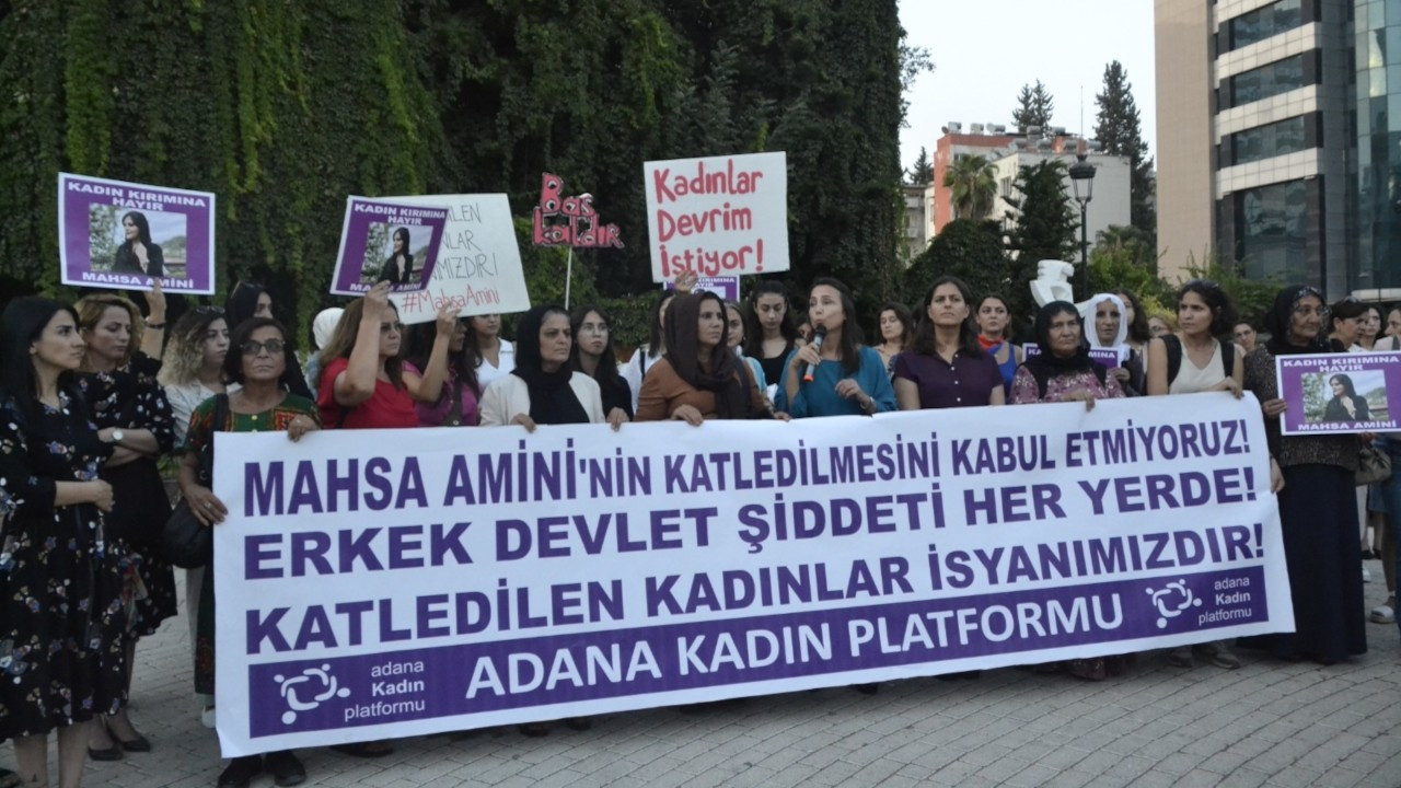 Adana’da 'Mahsa Amini' eylemi: Öfkemiz ve isyanımız büyüdü