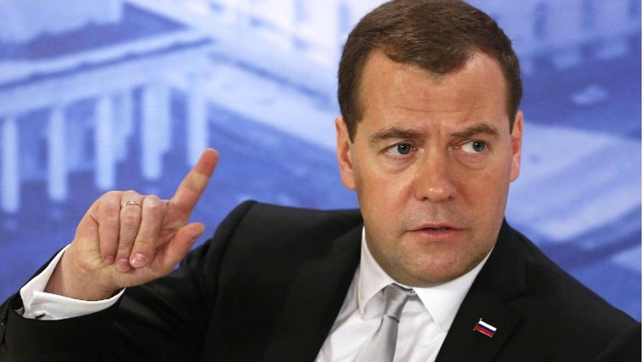 Medvedev: Rusya'ya katılan bölgeleri koruyacağız