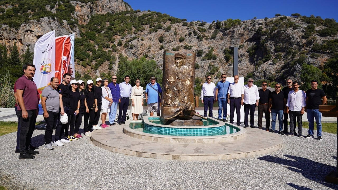 Muğla'da 'Kaptan June' heykeli açıldı