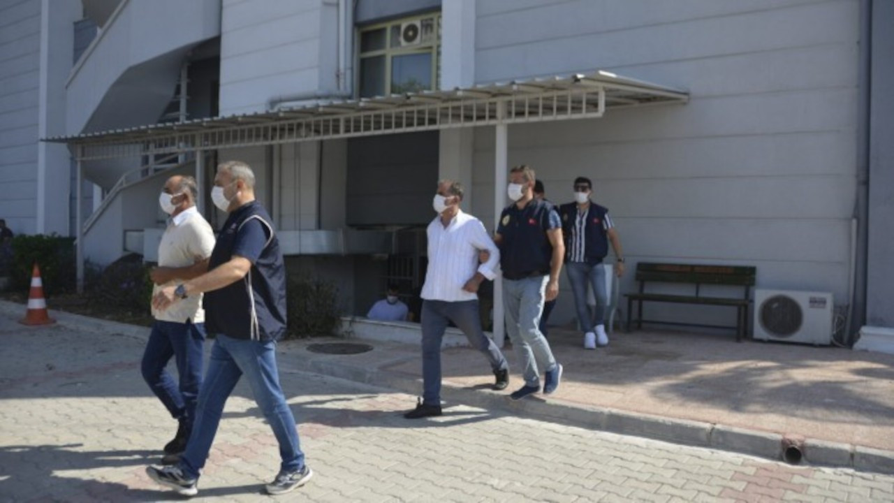 Mersin'de 3 belediye çalışanı tutuklandı