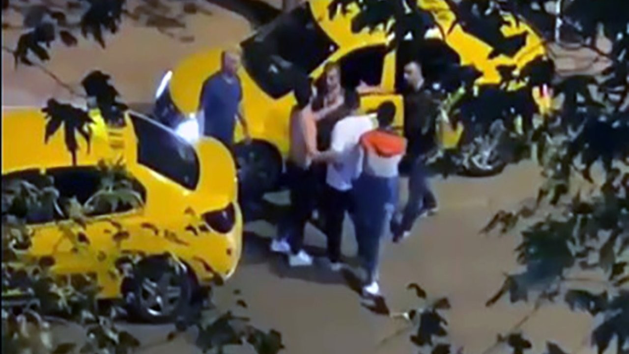 Adana'da iki taksici, tartıştıkları scooter sürücüsünü sopayla darp etti