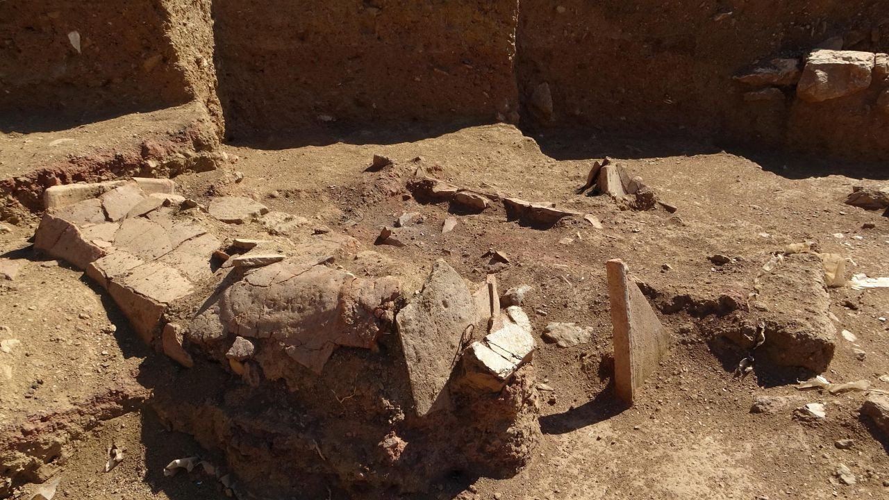 Parion’da anne ve çocuğuna ait iki bin yıllık mezar bulundu - Sayfa 3