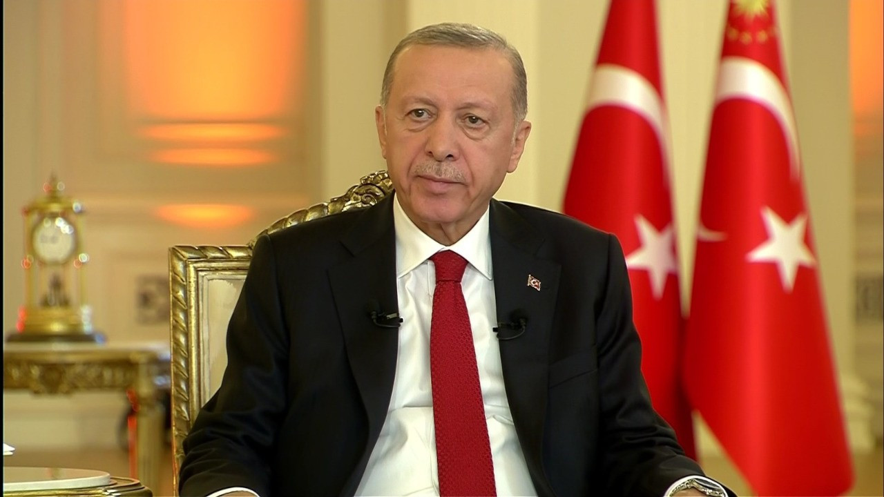 Erdoğan'dan Selvi'ye: Köşende gereğini yapacaksın, Ahmet Bey yapıyor