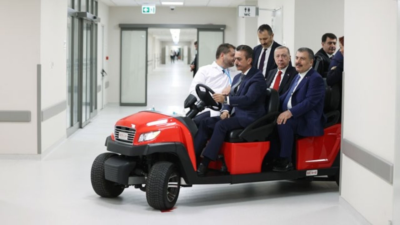 Erdoğan, Etlik Şehir Hastanesi'ni arabayla gezdi