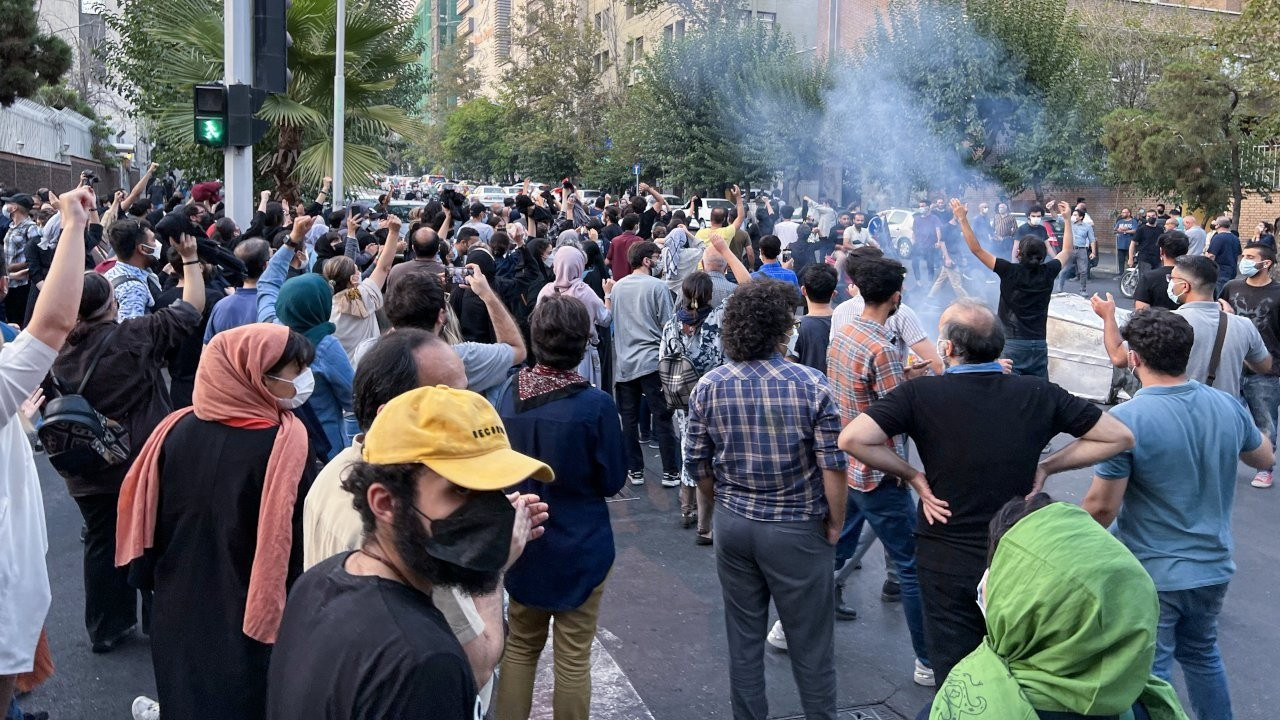 İran’da protestolar sürüyor: Toplam gözaltı sayısı 2 bini geçti