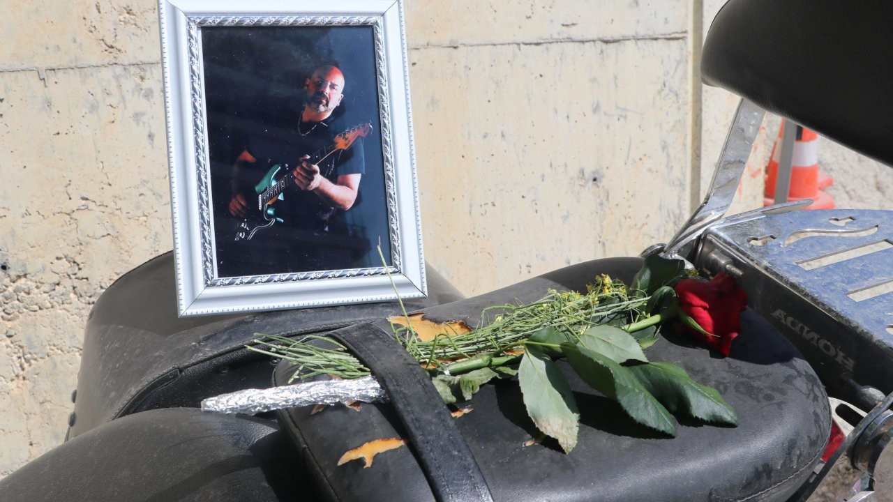Öldürülen müzisyen Şener'in annesi: Sevgi dolu oğlumu yok ettiler