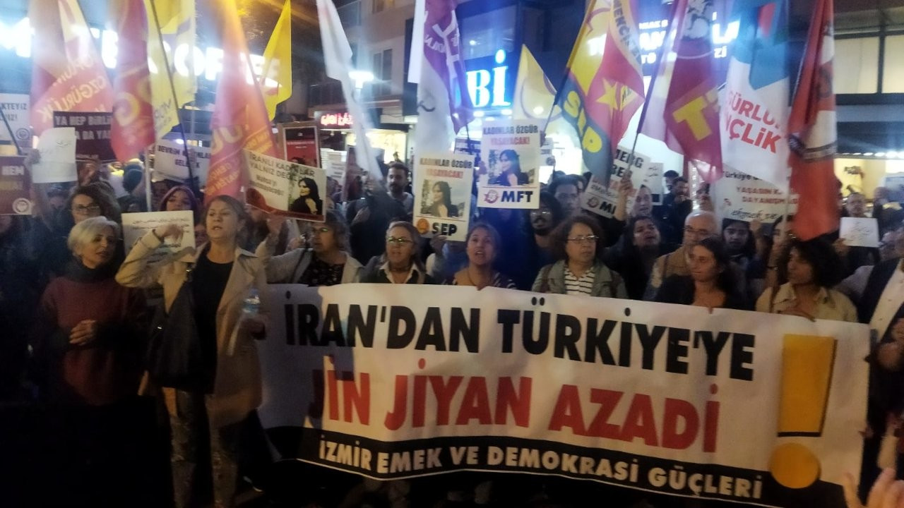 İzmir'den İran'daki eylemlere destek: Molla rejimi kaybedecek