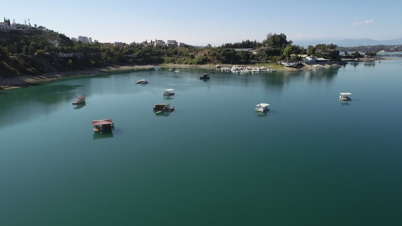Adana Valiliği 'yüzen evler' için 15 gün süre verdi
